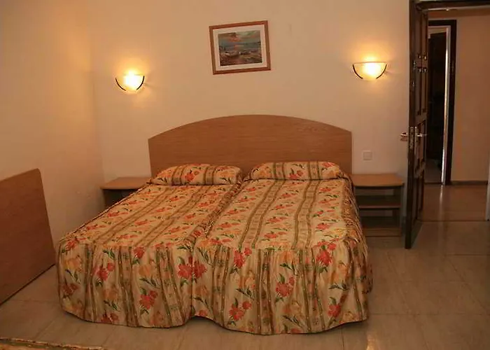 Oyo Goya Hotell Lloret de Mar